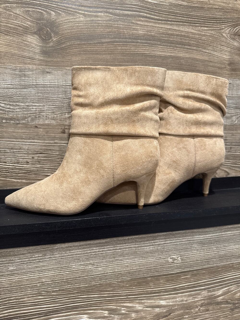 CosyFever Womens 7W Light Tan Microsuede Ankle Boots Pointed Toe Heels NEW BOX